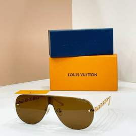Picture of Louis Vuitton Sunglasses _SKUfw79615902fw